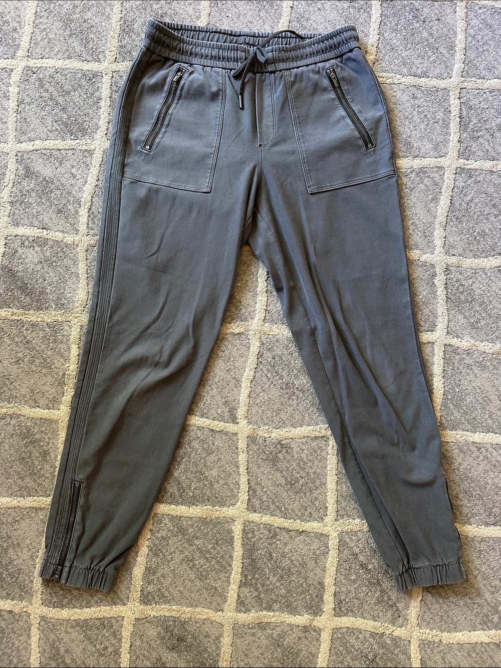 Athleta Women's Charcoal Gray Zip-Pocket Jogger Pants